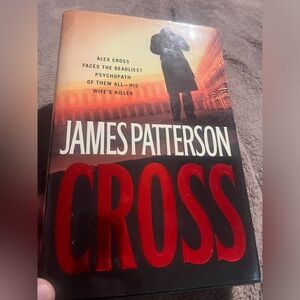 James Patterson Cross book .